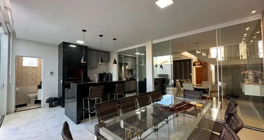Imperdível! Casa à venda em Uberlândia-MG, Alto Umuarama, 3 quartos, 3 suítes, 4 banheiros, 2 vagas, 360m².