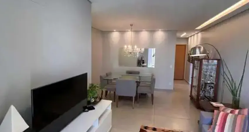 Muito bem localizado no bairro Santa Mônica, Possuindo uma ampla área útil com: 90,00m². São 3 quartos sendo 1 suíte, 1 banheiro social, sala ampla em 2 ambientes com ifra para ar condicionado, cozinh