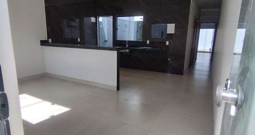 Imperdível oportunidade: Casa à venda em Uberlândia-MG, no bairro Shopping Park, com 2 quartos, 1 suíte e 2 vagas de garagem.