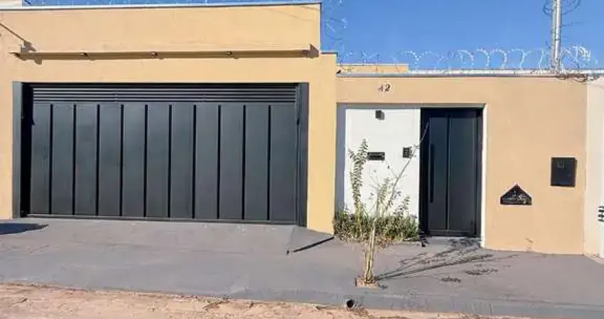 Imperdível: Casa à venda em Uberlândia-MG, bairro Laranjeiras, 3 quartos, 1 suíte, sala, 2 vagas, 145m². Confira!