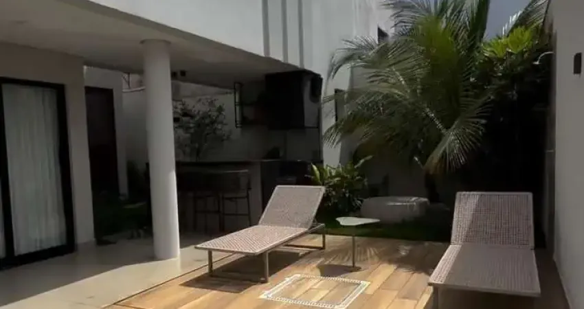 Casa de 3 quartos com 3 suítes e 3 vagas de garagem no bairro City Uberlândia, Uberlândia-MG: 176,19 m² de conforto!