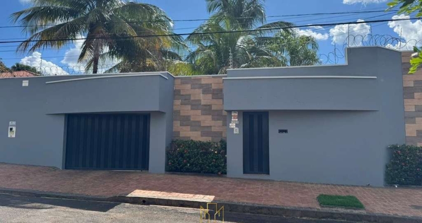 Casa de Luxo em Uberlândia-MG: 5 Quartos, 5 Suítes, 3 Salas, 8 Vagas de Garagem, 380m² na Cidade Jardim. Imperdível!