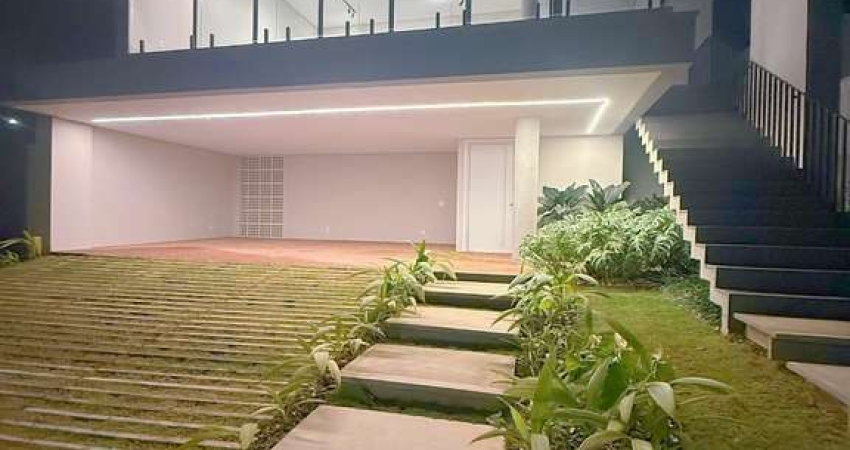 Imperdível: Condomínio Alphaville 1 - 4 quartos, 4 suítes, 1 sala, 4 vagas na Granja Marileusa, Uberlândia-MG!