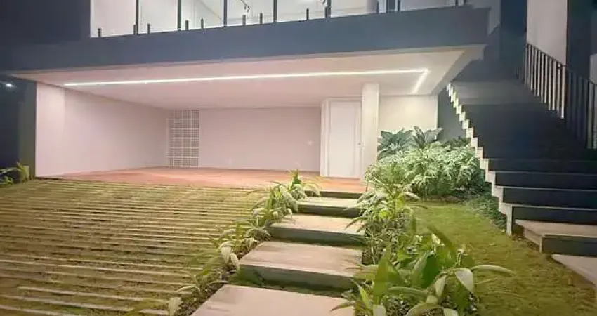 Imperdível: Condomínio Alphaville 1 - 4 quartos, 4 suítes, 1 sala, 4 vagas na Granja Marileusa, Uberlândia-MG!