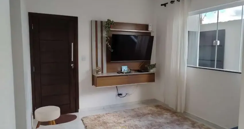 Casa à venda em Uberlândia-MG: 3 quartos, suíte, 5 vagas no Jardim Ipanema - Imperdível!