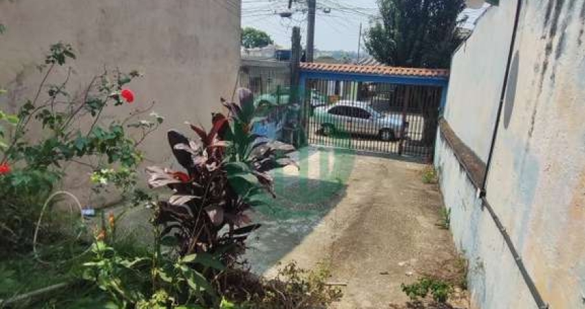 Ótimo terreno com casa térrea!