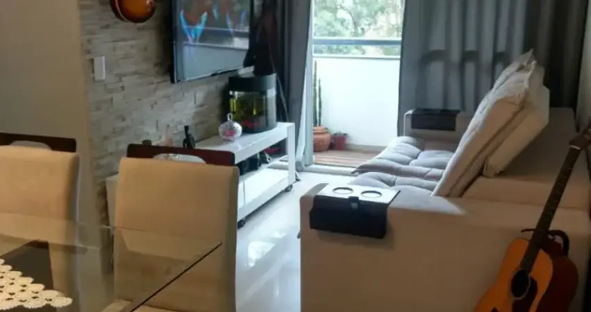 Belíssimo apartamento com área de lazer com piscina aquecida e sala com sacada!!