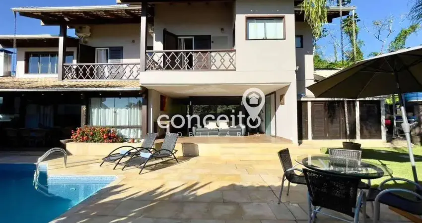 Casa com 3 suítes e piscina aquecida em loteamento prestigiado!