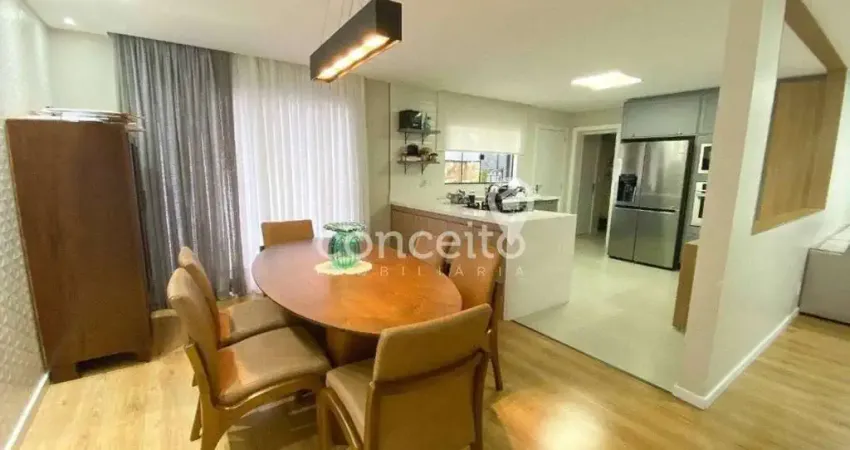 Casa com 3 Dormitórios e 3 Vagas na Escola Agrícola!