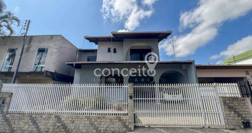 Casa com 4 quartos à venda no Garcia, Blumenau 