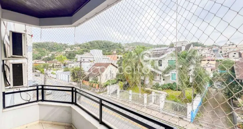 Apartamento Amplo com 3 Dormitórios sendo 1 Suíte no Garcia!