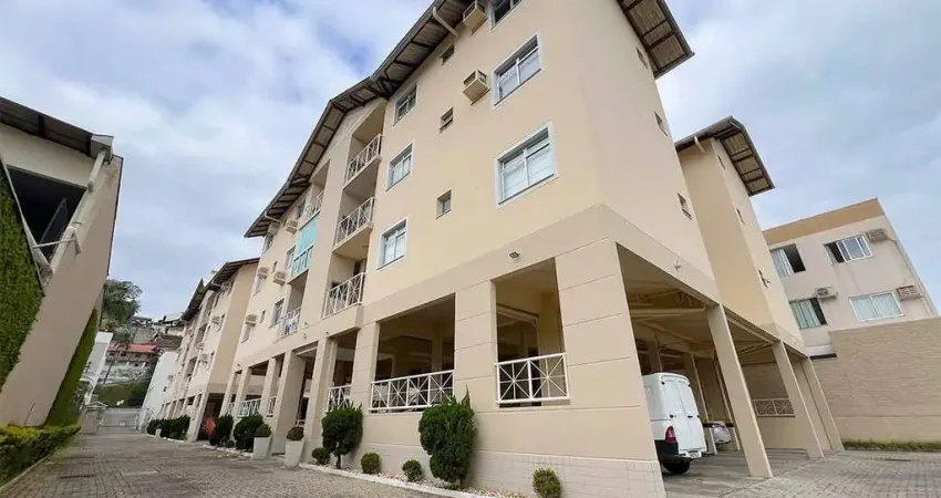 Apartamento semimobiliado com 3 dormitórios na água verde!