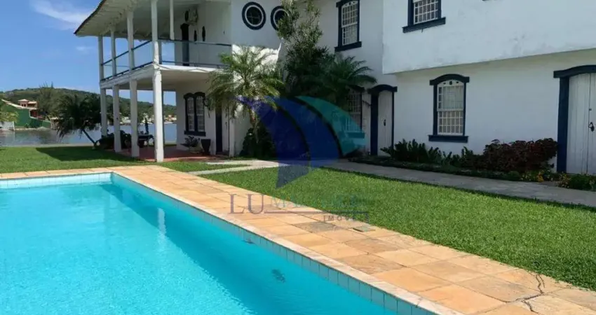 COD 1713 - ? Exclusiva Mansão à Beira do Canal – Alto Padrão e Sofisticação em Cabo Frio/RJ