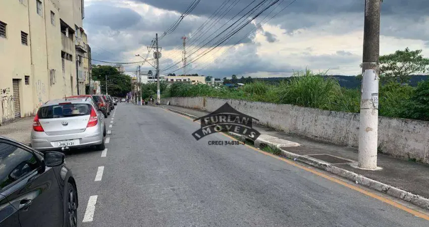 Terreno à venda no miolo do Centro de Cotia, 2000 m² por R$ 2.000.000 - Centro (Cotia) - Cotia/SP