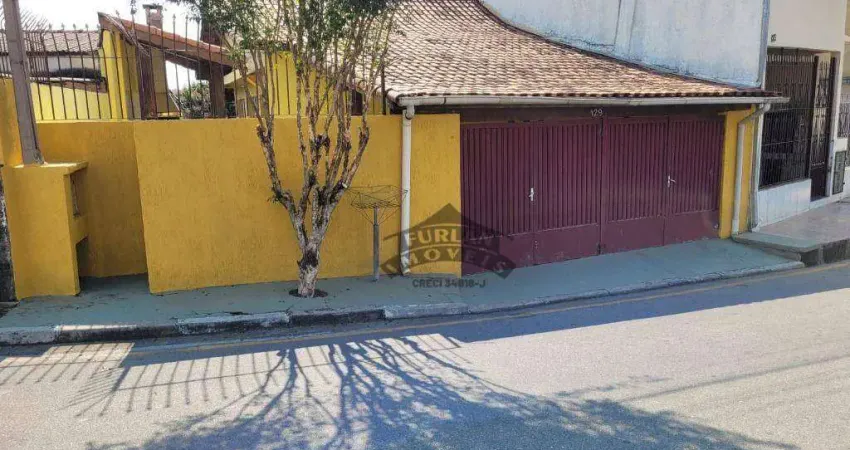 Casa para Locação em Cotia - 3 Dormitórios, Quintal com Piscina, a 500m da Raposo Tavares e Comércio Local