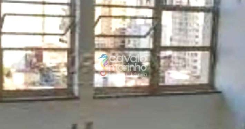 Sala à venda ou para alugar de 34m² com banheiro no Centro