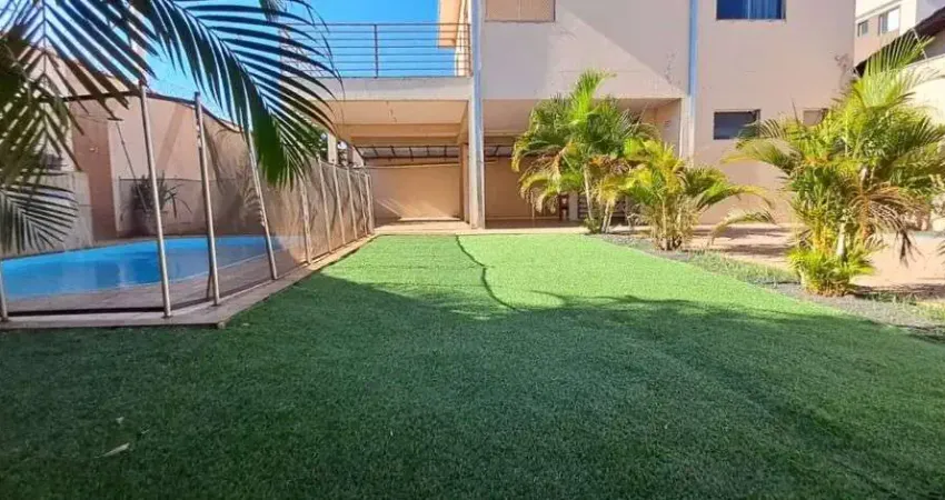 Casa com 3 dormitórios à venda, 213 m² por R$ 800.000 - Parque Residencial Cândido Portinari - Ribeirão Preto/SP