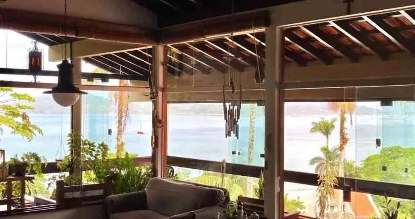 Casa com 3 dormitórios à venda, 250 m² por R$ 1.800.000 - Enseada - Ubatuba/SP