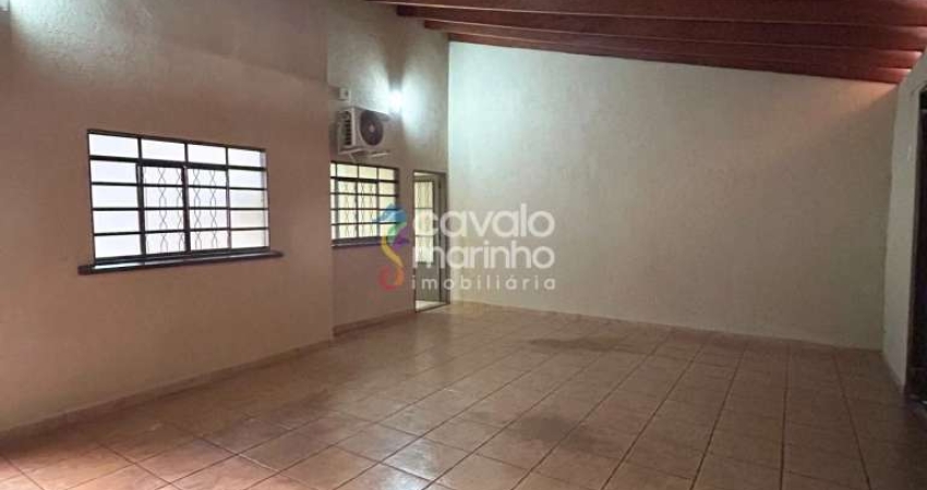 Casa à venda de 120m², com 2 quartos e quintal, no Parque Residencial Emir Garcia.