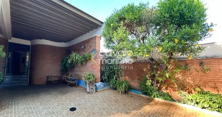 Casa à venda com 3 quartos e 2 vagas, 268m² - Jardim Mosteiro.