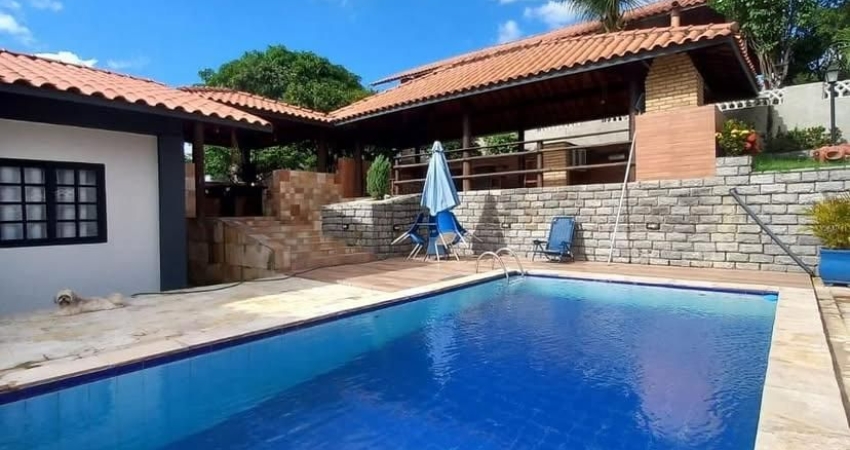 Casa em condomínio fechado com 3 quartos à venda no Dois Leões
