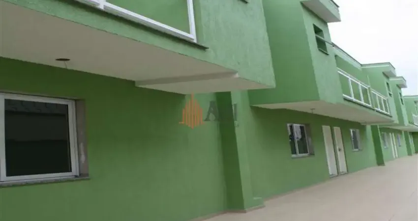 Sobrado Residencial 100m² com 2 dormitórios à Venda na Água Rasa