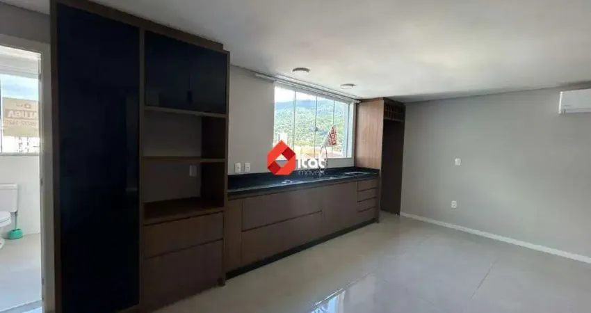Lindo apartamento semi mobiliado, com 1 suíte + 1 dormitório, muito bem localizado.