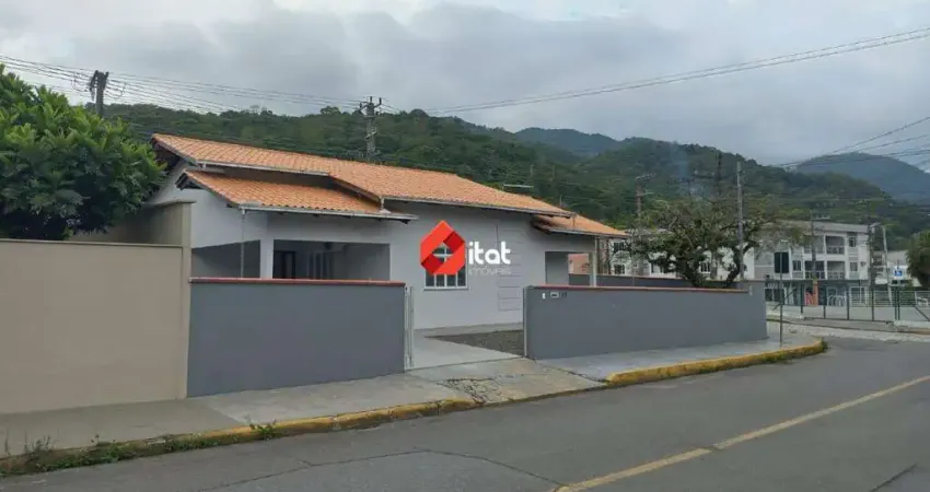 Casa bem localizada com 2 quartos e com terreno de 375,75 m²