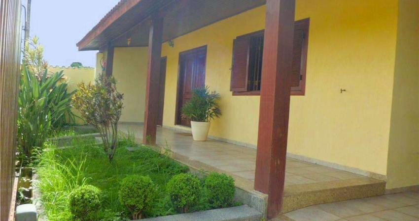 Casa para Venda em Cachoeira Paulista, Chácara Do Moinho, 3 dormitórios, 3 suítes, 1 banheiro, 2 vagas