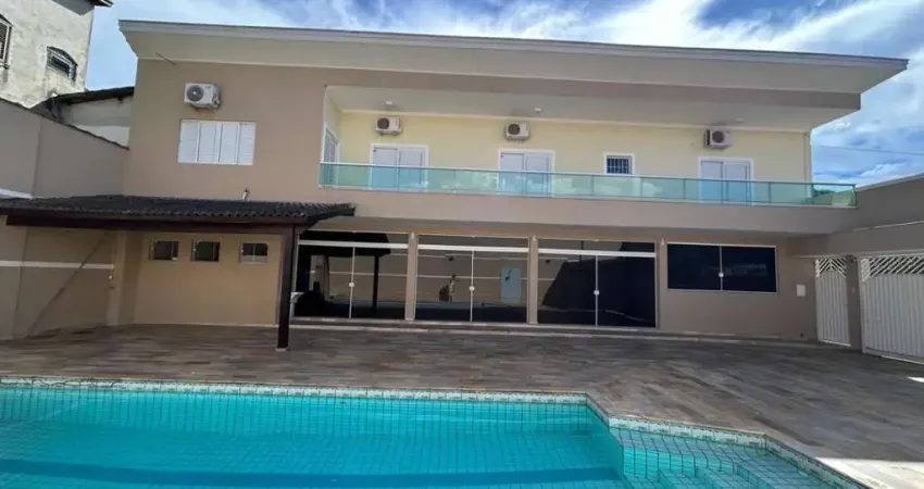 Casa para Venda em Cachoeira Paulista, Parque Primavera, 4 dormitórios, 4 suítes, 3 banheiros, 4 vagas
