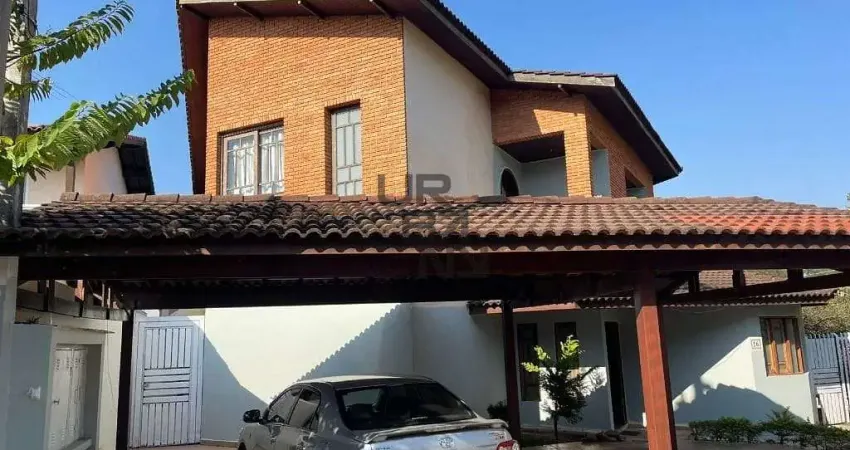 Excelente Sobrado com 4 dormitórios sendo 4 suítes à venda, 750 m² por R$ 1.550.000 - Parque dos Pr