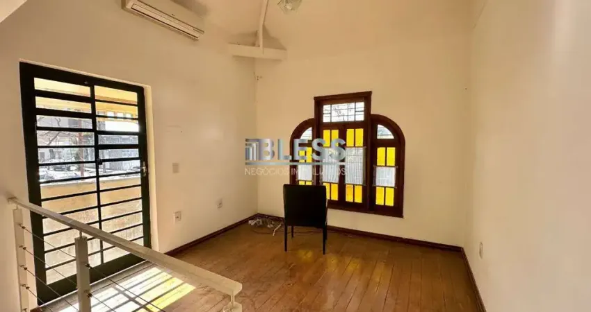 Casa à venda no centro da Cidade ( Rua Prudente de Moraes) Excelente localização!