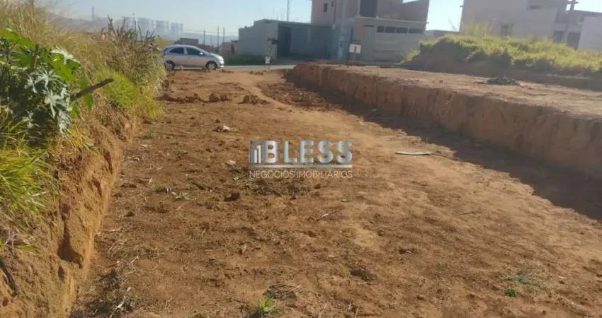 TERRENO Á VENDA NO PARQUE PETRÓPOLIS - VÁRZEA PAULISTA