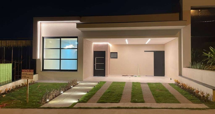 Térrea com 3 suítes e piscina condomínio Evidencias