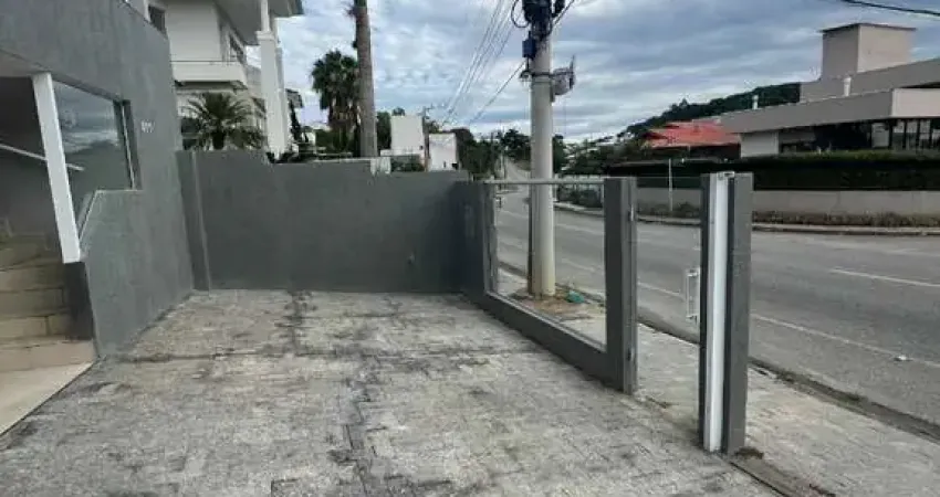 Casa com Piscina e Salão de Festas Mobiliado à Venda - 3 Dormitórios na Pedra Branca, Palhoça