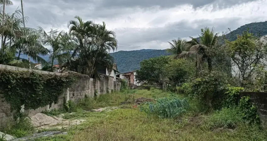 Terreno com planta aprovada para 20 aptos em frente à praia do sapê!