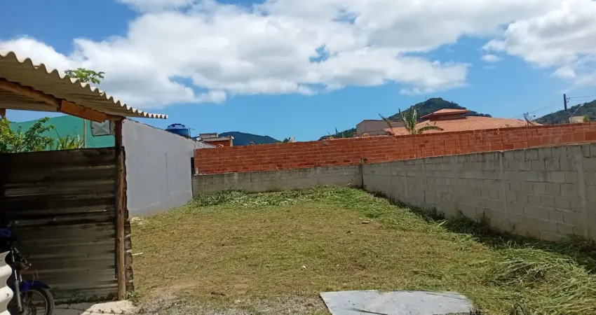 Terreno à venda na Praia de Maranduba, Ubatuba