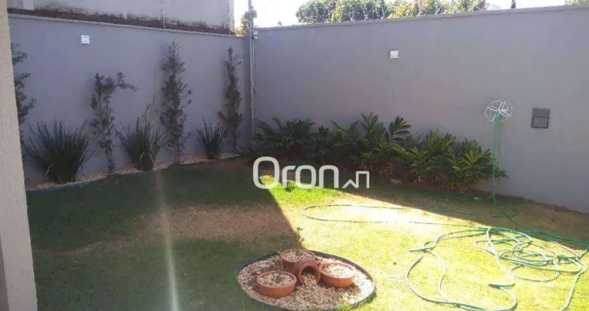 Sobrado com 3 dormitórios à venda, 300 m² por R$ 950.000,00 - Residencial Solar Bougainville - Goiânia/GO