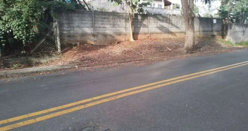 Terreno ,ótima localização , em um bairro muito próximo ao centro de Atibaia