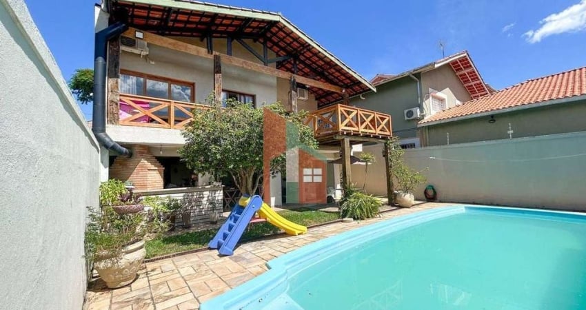 Casa c/ 3 quartos (2 suítes) e piscina à Venda, Jd do Lago - Atibaia