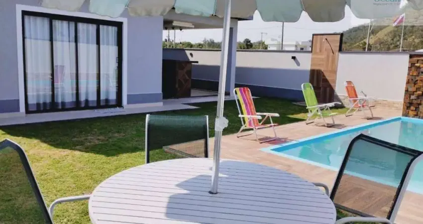Ocean Vende:Itaipuaçu, Condomínio, Casa, 3 quartos sendo 1 suíte, piscina, área gourmet, mobilhada.