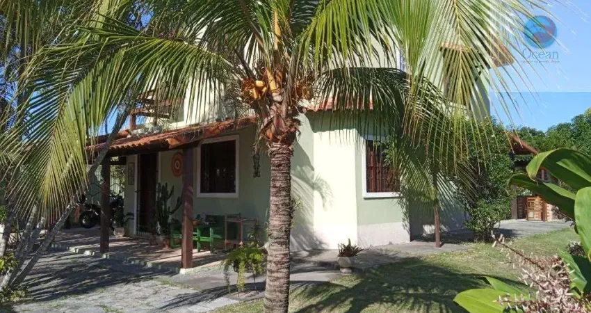 Ocean vende:  Barroco, casa sala ampla, cozinha, 4 quartos sendo 1 suíte, closet, sacada, churrasque