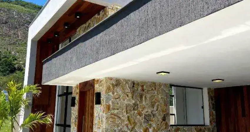 Ocean vende: : Maricá, Alphaville 2, casa 3 quartos(1suíte master), área gourmet, ampla cozinha.
