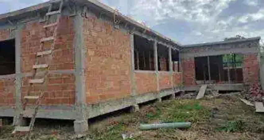 Ocean vende:  Itaipuaçu, casa inacabada, 3 quartos ,sendo 1suíte, murado, escritura, só a vista.