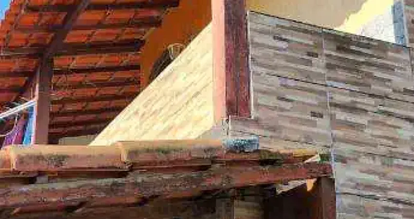 Ocean vende:  Maricá , Itaipuaçu, 2 casas, 3 quartos, 2 banheiros, churrasqueira, quintal.