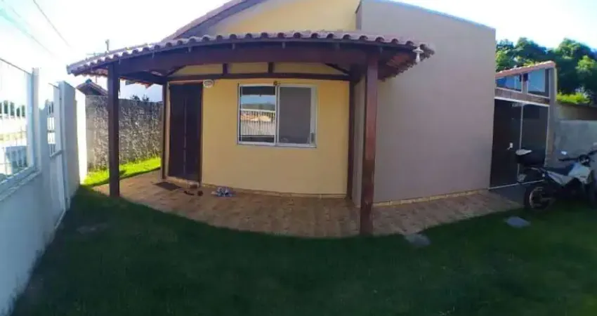 Ocean vende: Inoã, condomínio, casa 2 quartos, sendo 1 suíte, churrasqueira e quarto externo.