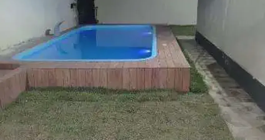 Ocean vende: Itaipuaçu, Barroco, casa e quartos, área gourmet, piscina, armários.