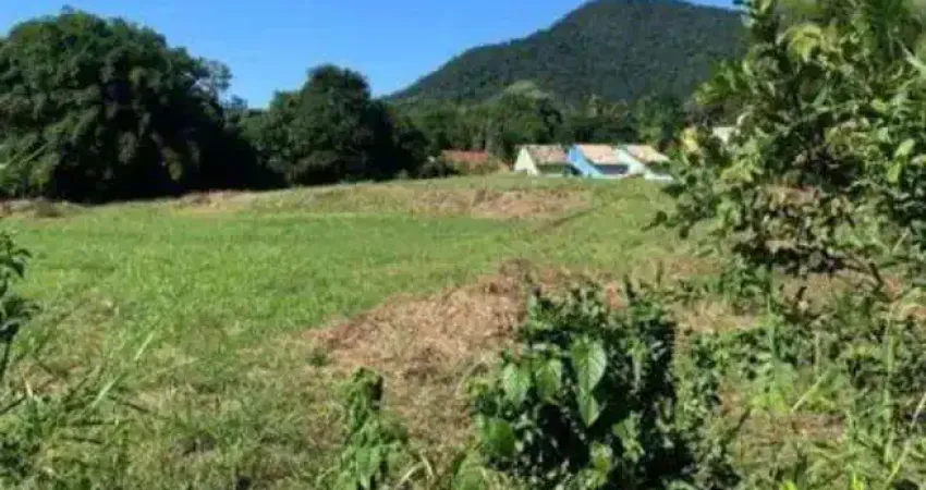 Ocean vende: Ubatiba Maricá, terreno comercial, área de 7259M², com 61M² de frente, todo plano.