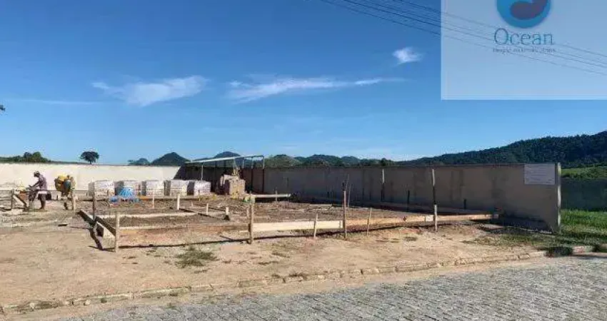 Ocean Vende: Maricá, Condomínio, Terreno, 456m2, murado, água, luz, esgoto, piscina, Área de lazer.