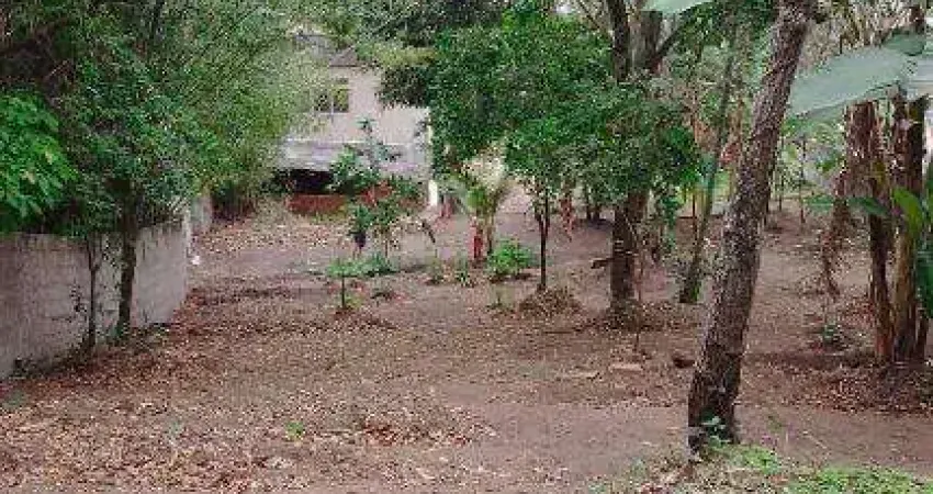 Ocean vende: Itaipuaçu, Próximo DPO, 2 pequenas casas, quarto, sala, coz., banheiro, lote  1200M²